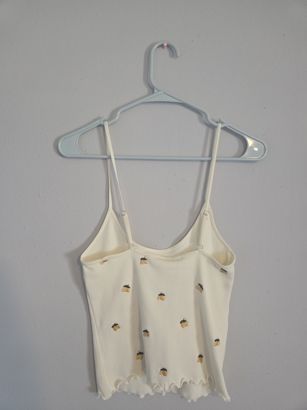 Cream Ribbed Lemon-Embroidered Cropped Cami - Picture 2 of 3